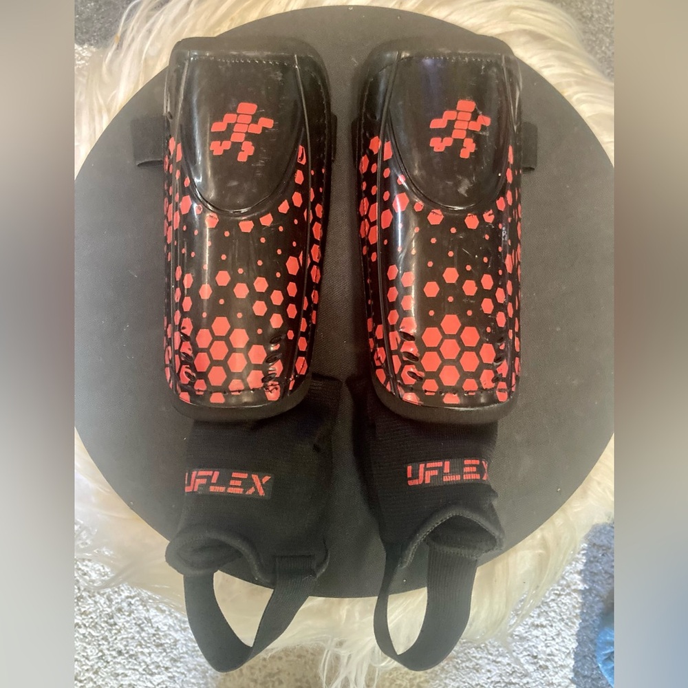 Kids Shin Guards - Black and Red